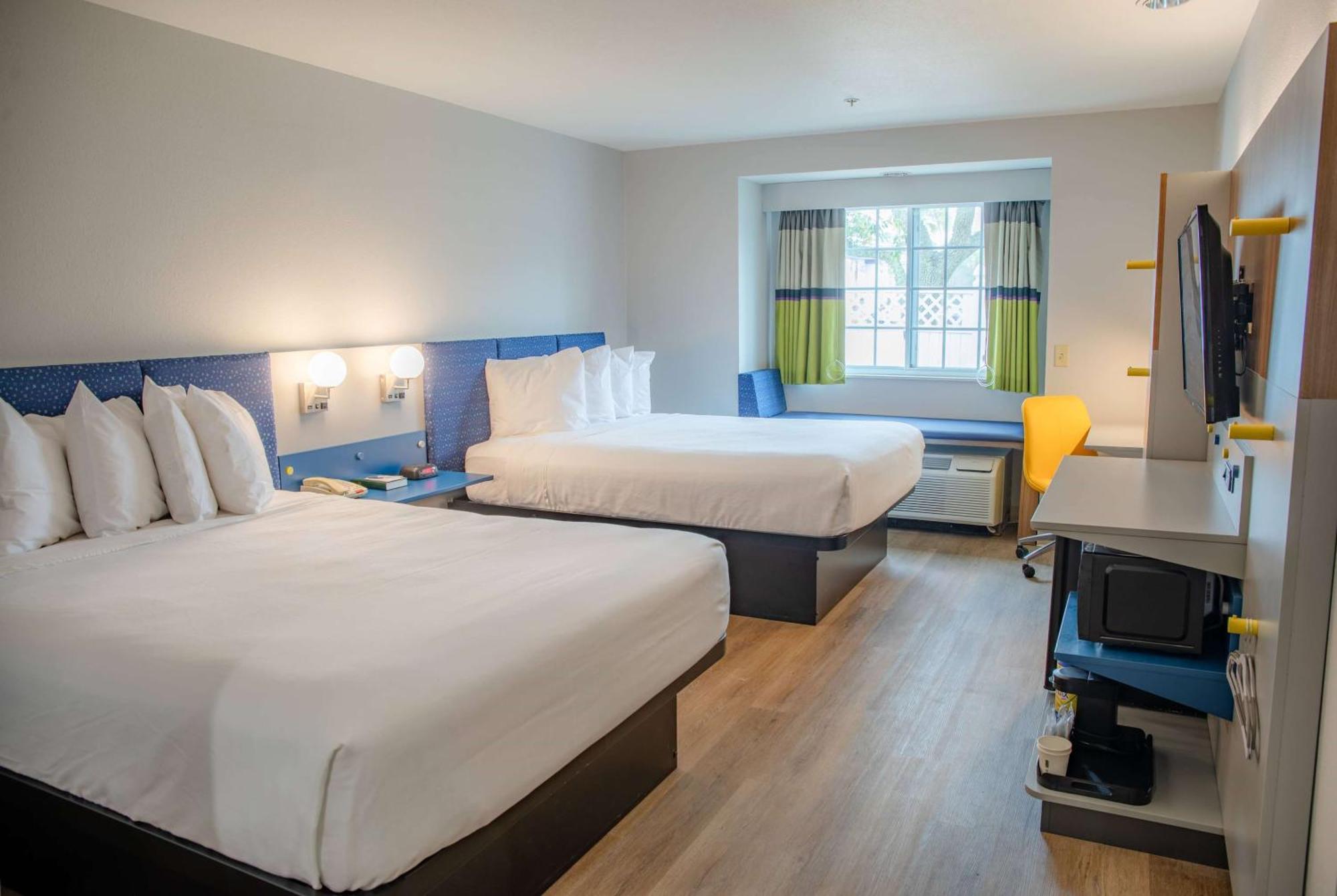 Microtel Inn & Suites By Wyndham Kingsland Naval Base I-95 Eksteriør billede