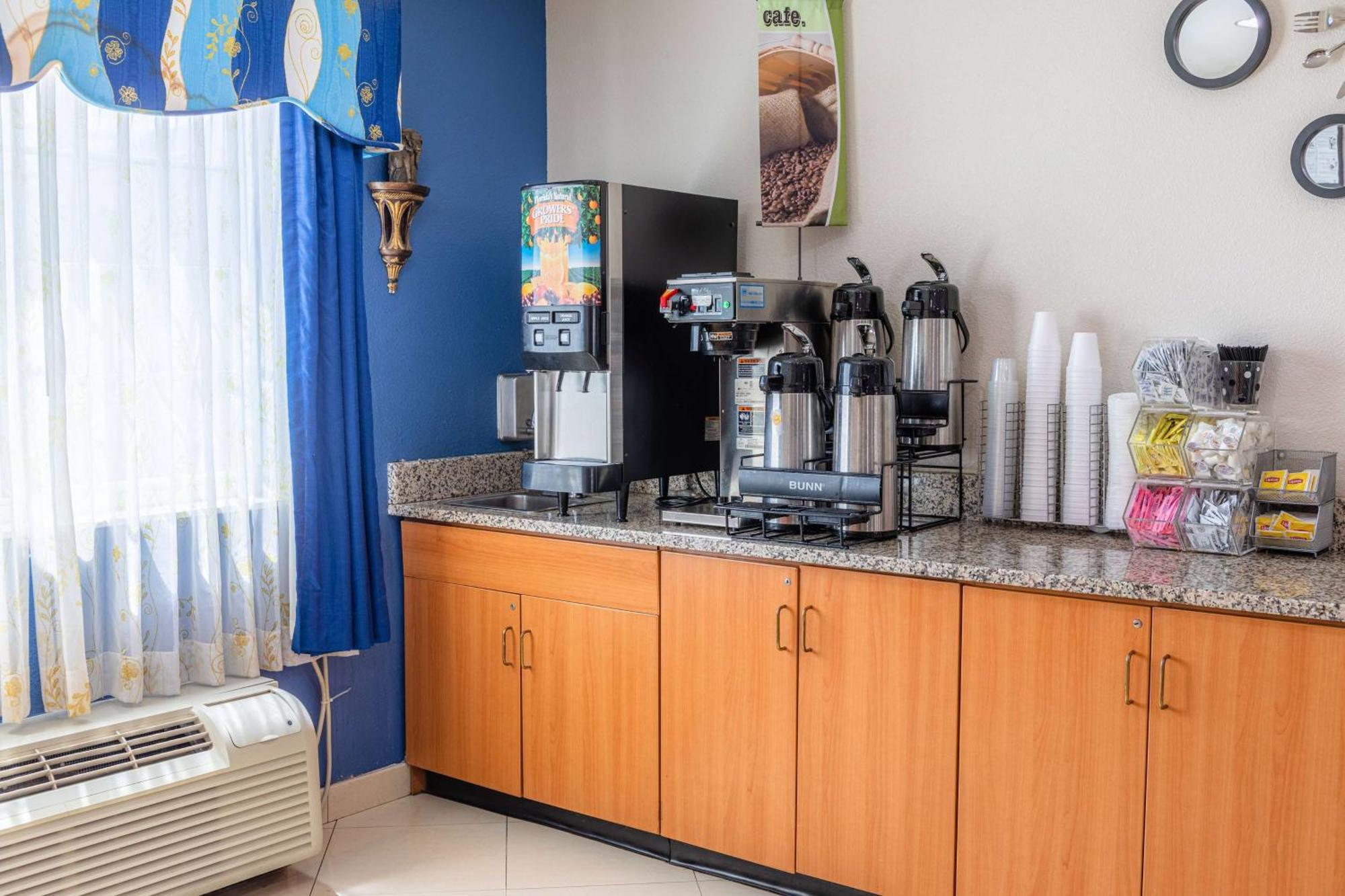 Microtel Inn & Suites By Wyndham Kingsland Naval Base I-95 Eksteriør billede
